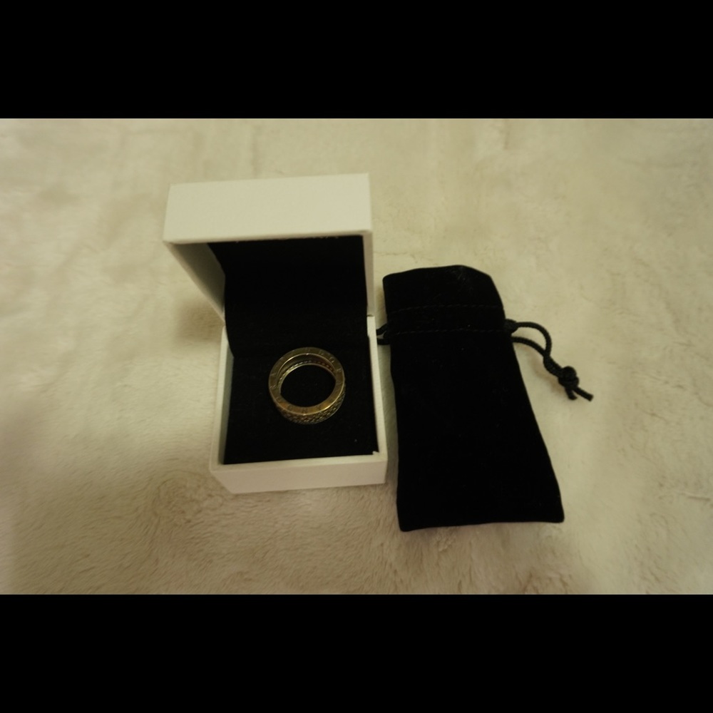 Pandora ring